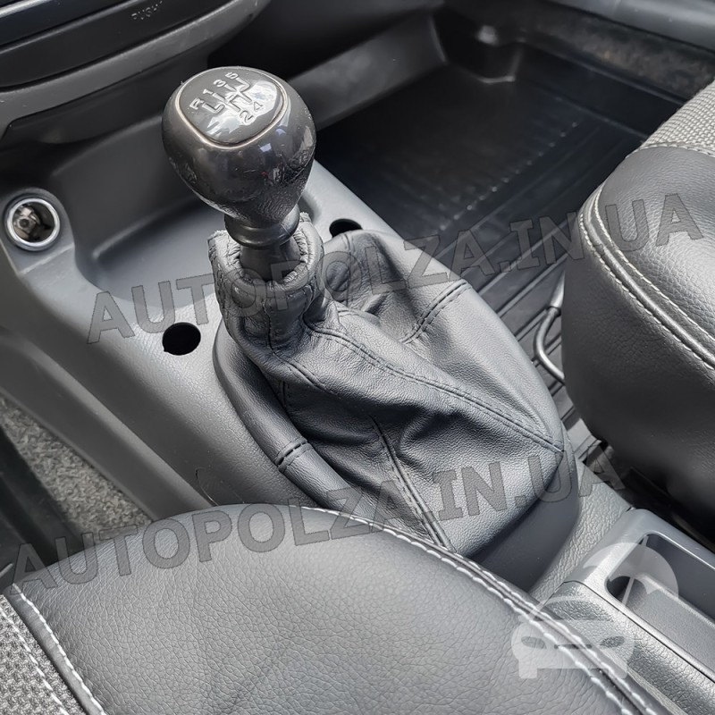 Чехол на ручку кпп Daewoo Lanos, Sens кожаный с рамкой Praktik
